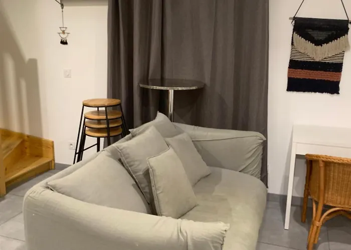 Le Chartreuse / Rent4night *